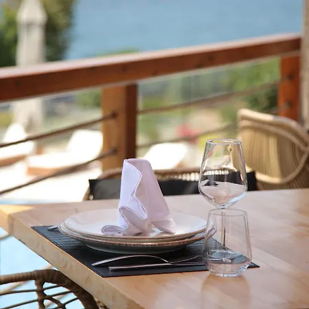 Harbour Hotel