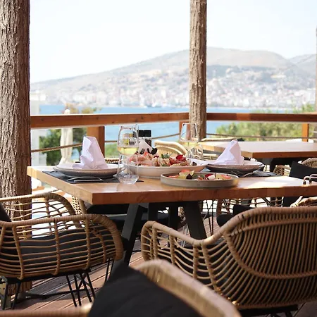 Harbour Hotel