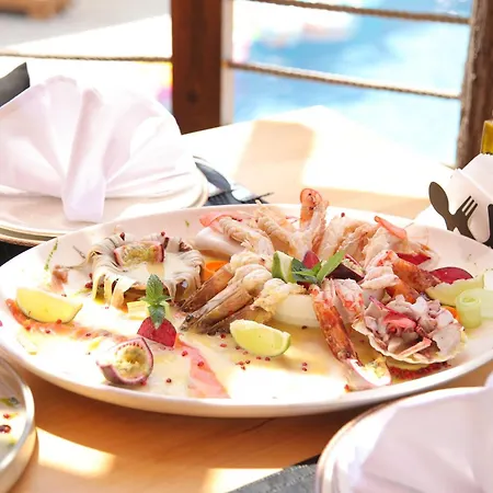 Harbour Hotel 4*