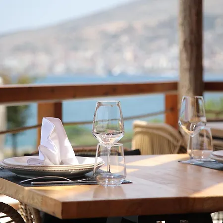 Harbour Sarandë